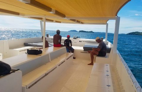 2_c6bo-voyage-plongee-madagascar-iles-radames-bateau-plongee-scuba-nosy-be-bateau-interieur