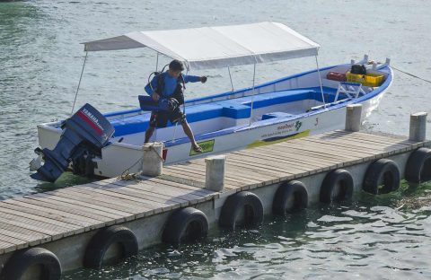 3-plongee-philippines-cebu-centre-dive-center-boat