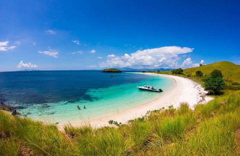 8_c6bo-voyages-plongee-indonesie-ile-sumbawa-kalimaya-dive-resort-diving-center-site-plage-deserte